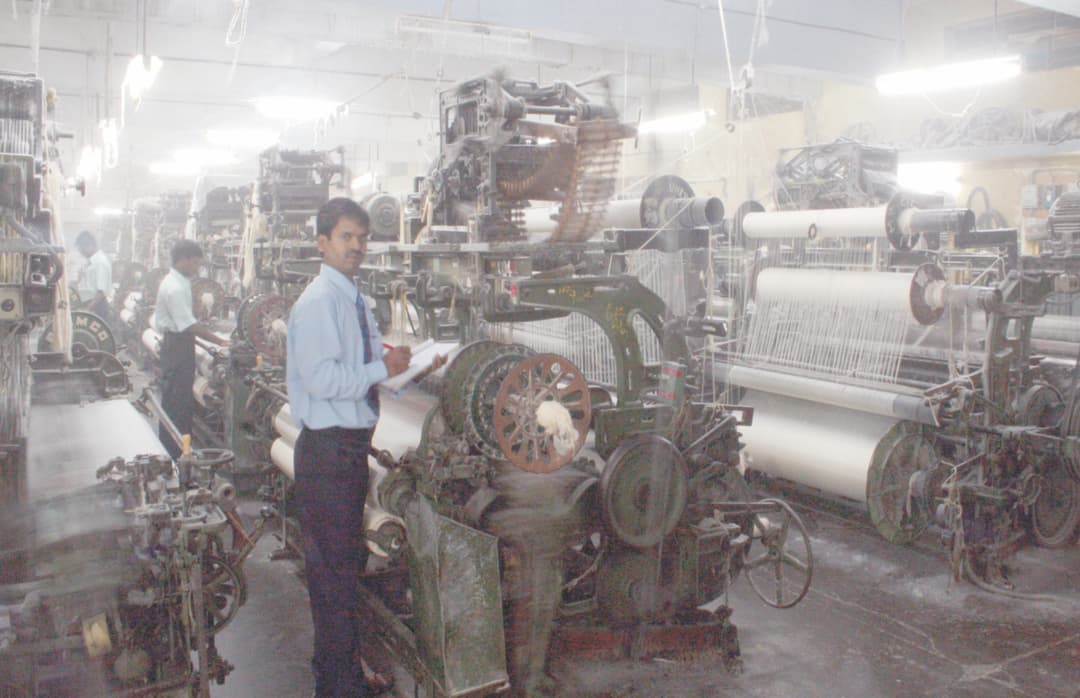 Semi-automatic Cimaco Looms